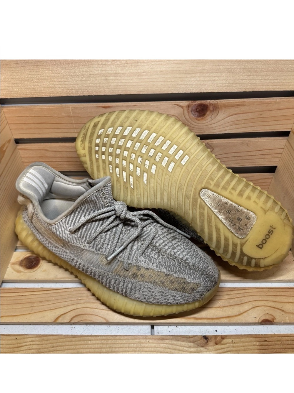 Adidas Yeezy Boost 350 V2 Athletic Sneakers Shoes [EF2905] Men's Size 10.5 Used